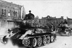 Сталинград. Танки 90-й тбр движутся в направлении ж/д вокзала (1943)