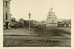 Вид на Охотный ряд (в сторону часовни Александра Невского) (1888)