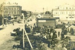 Торговая площадь и гостиница Атаманова (1900)