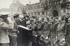 Вручение иконы женскому ударному батальону (1917)