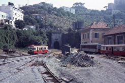 L'entrée Nord du tunnel de la Torreta, vue depuis la gare de Bastia (1981)