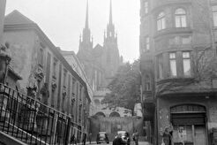 Kapucínské náměstí, katedrála sv. Petra a Pavla (1958)