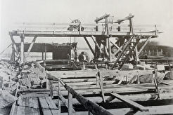 Строительство Троицкого моста (1900)