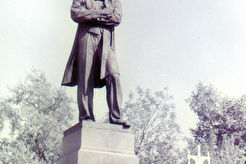 Памятник Н. Г. Чернышевскому (1960)