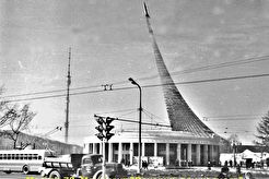 Монумент "Покорителям космоса" (1970)