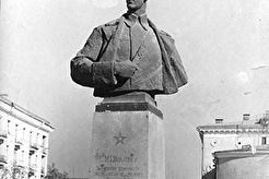 Памятник С. М. Цвиллингу (1960)