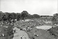 Children's Day on Belle Isle (1902)