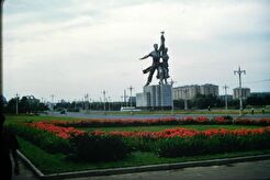 Монумент "Рабочий и колхозница" (1960)