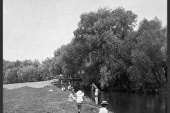 У моста через речку Сходню (1900)