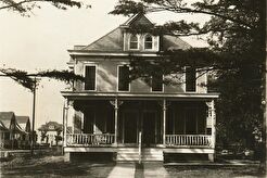 Home of the Nippie Family, Haddon and Irvin Avenues (1900)