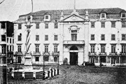 Edificio original dos Paços do Concelho, antes do incêndio de 1863 (1855)