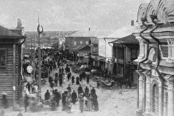 Вид на Ярославскую улицу в Ярмарочный день (1900)