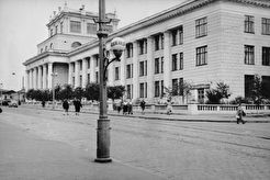 Медицинский институт (1960)