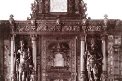 Rathaus. Portal der Kriegsstube (1880)
