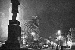 Вечерний вид на проспект Кирова от памятника Н. Г. Чернышевскому (1960)