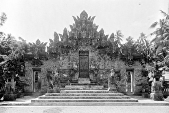 Gerbang di Pura Beji, Sangsit (1912)