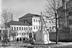 Владимир. Памятник А.С.Пушкину в Комсомольском сквере. (1960)
