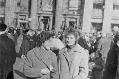 У ЦУМа (1960)