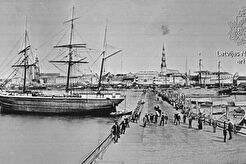 Вид на Наплавной мост через Даугаву (1870)