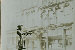 Fountain Girl sculpture (1900)