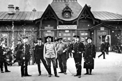 Военные и гражданские чины на станции Иннокентьевская (1900)