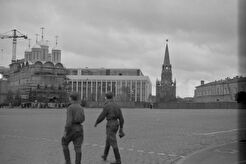 В Кремле (1960)