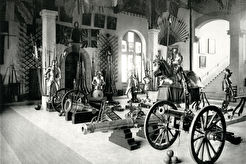 Waffenhalle des historischen Museums Bern (1895)