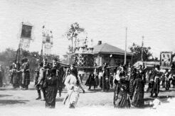 Крестный ход на Ярославской улице (1900)