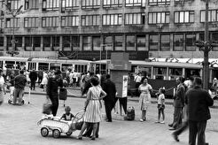 Ulice Nádražní před Hlavním nádražím (1966)