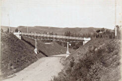 Мост над дорогой (1880)