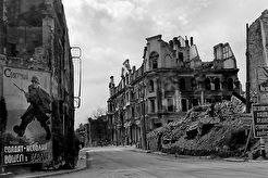 «Советский солдат - Исполин вошёл в Берлин» (1945)