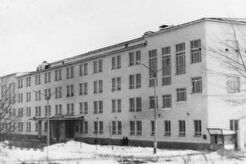 Главный корпус университета (1971)