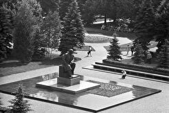 Памятник В. И. Ленину в Тайницком саду Московского Кремля (1970)