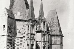 Mortrée. Le Château d'O, les tourelles (1865)