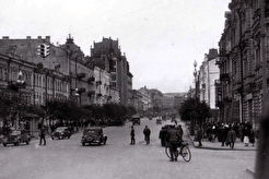 Вигляд вулиці Хрещатик у перші дні німецької окупації Києва (1941)