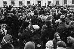 Перед штабом тыла Северного флота (1960)
