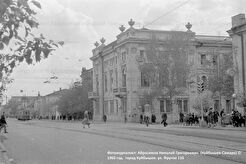 Куйбышев. Перекрёсток улиц Фрунзе и Льва Толстого (1960)