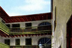 Courtyard and prison rooms in the Cabildo (1900)