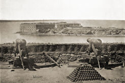 Вид с 16-й батареи на Константиновскую батарею (1855)