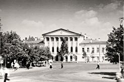 Вид на здание суда (1960)