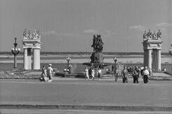 Сталинград. Фонтан "Искусство" и пропилей Центральной лестницы (1960)