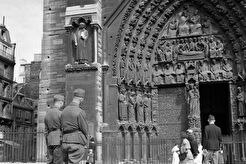 Permissionnaires allemands à la cathédrale Notre-Dame de Paris (1940)