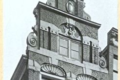 Dam 11 (voorheen Warmoesstraat 201): Hotel De Wildeman (1943)