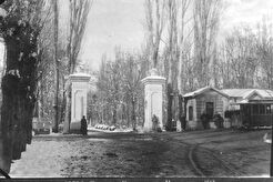 Ворота сада Муштаида (1900)