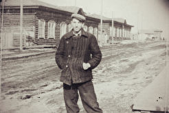 На улице Белинского (1960)