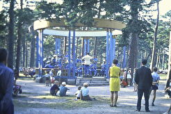 Оркестр в ротонде (1965)