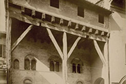 Casa Isolani (1869)