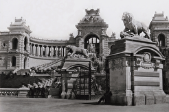 Entrée du Musée de Longchamps (1865)