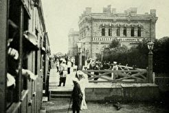 Прибытие в город (1901)