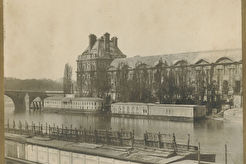 Vue des Tuileries. Prise du Quai Voltaire (1851)